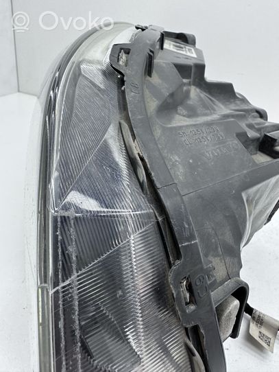 Volvo XC60 Lampa przednia 31395899