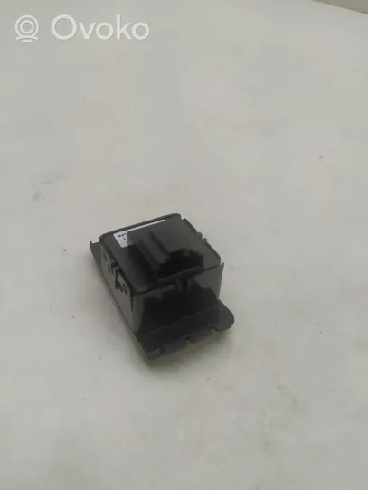 Audi A7 S7 4G Botón interruptor de luz de peligro 4G0941509