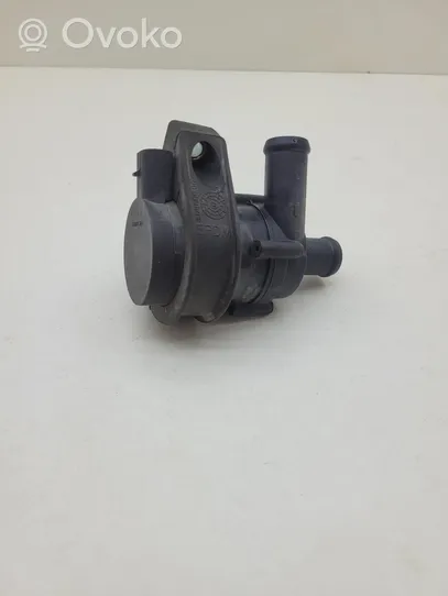 Volvo V40 Pompe à eau de liquide de refroidissement 31320347