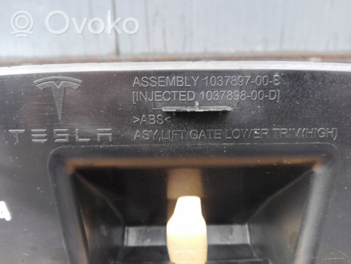 Tesla Model X Tavaratilan kynnyksen suoja 103789700B
