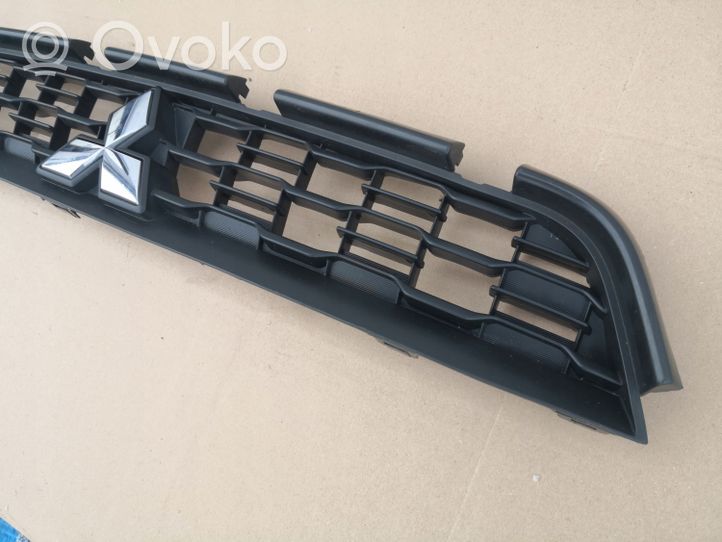 Mitsubishi ASX Maskownica / Grill / Atrapa górna chłodnicy 6402a318