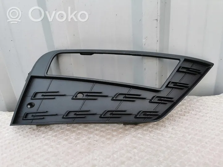 Seat Leon (5F) Etupuskurin alempi jäähdytinsäleikkö 5F0853666G