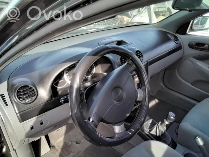 Chevrolet Lanos Armaturenbrett Cockpit 