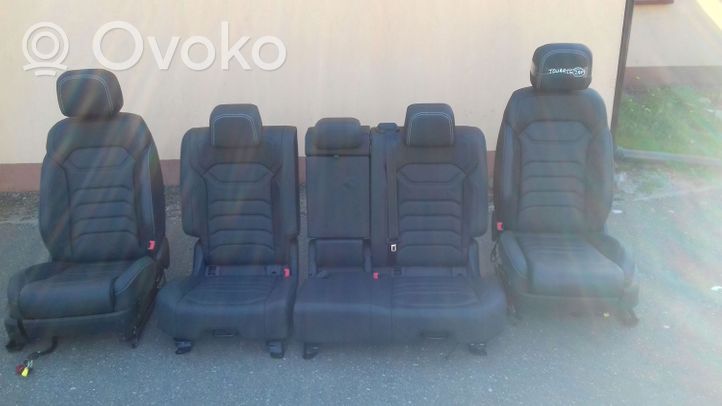 Volkswagen Touareg III Seat set 