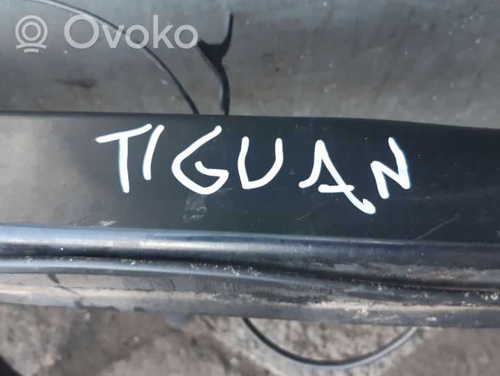 Volkswagen Tiguan Hak holowniczy / Komplet 