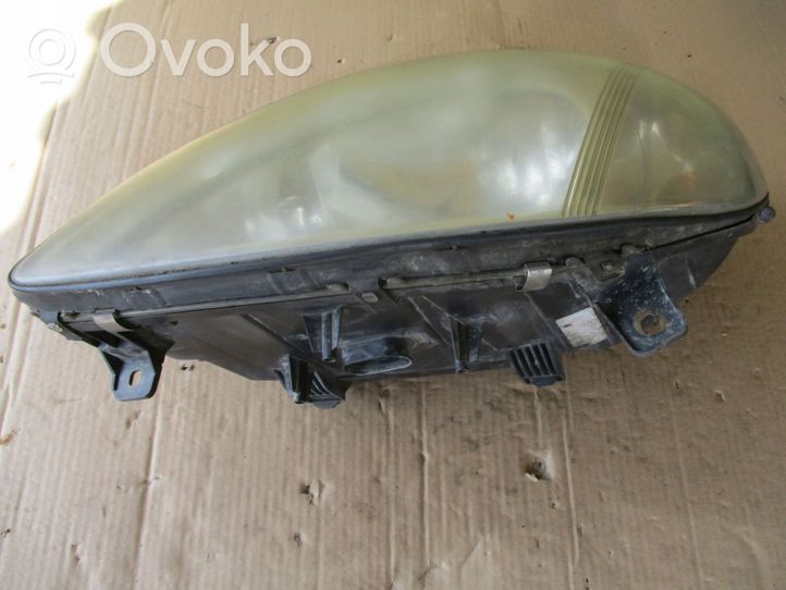 Mercedes-Benz Vito Viano W639 Lampa przednia 