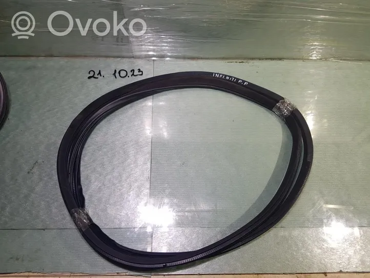 Infiniti FX Front door rubber seal 