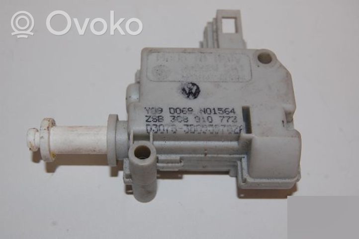 Volkswagen PASSAT CC Fuel tank cap lock motor 3C8810773