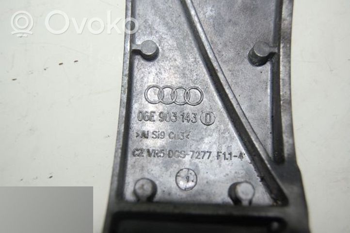 Audi A7 S7 4G Generaattorin/laturin kiinnike 06E903143D