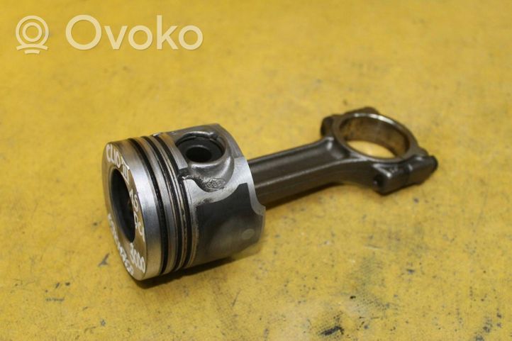 Renault Clio III Piston avec bielle 