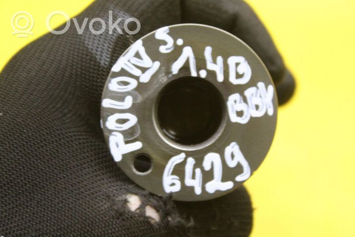 Volkswagen Polo IV 9N3 Camshaft 