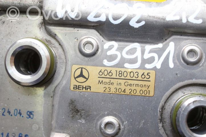 Mercedes-Benz C W202 Radiatore dell’olio del motore 6061800365