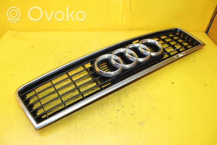 Audi A6 S6 C5 4B Grotelės viršutinės 4B0853651F