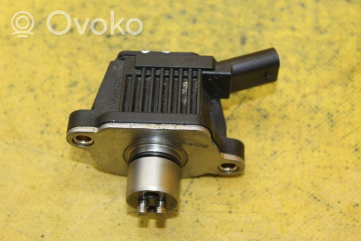 Volkswagen Golf VII Electromagnetic valve 04E906048A