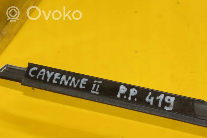 Porsche Cayenne (92A) Rivestimento modanatura del vetro della portiera anteriore 7P0837476H