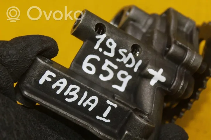 Skoda Fabia Mk1 (6Y) Pompa olejowa 06A115105B