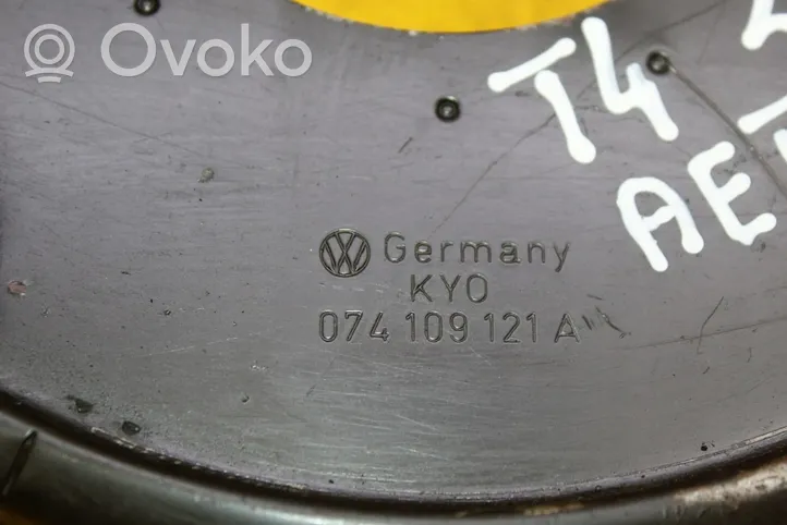 Volkswagen Multivan T4 Osłona paska / łańcucha rozrządu 074109121A