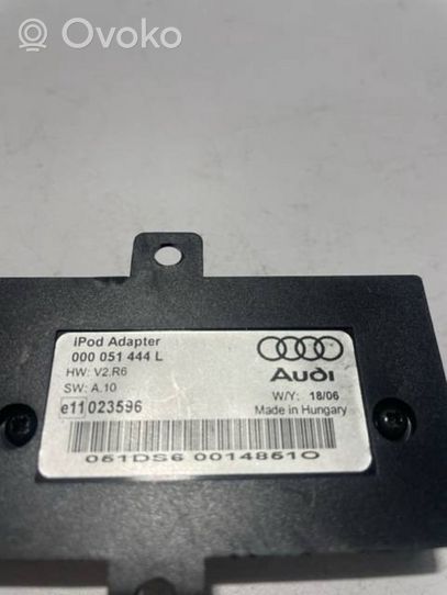 Audi A4 S4 B7 8E 8H iPod connector socket E11023596