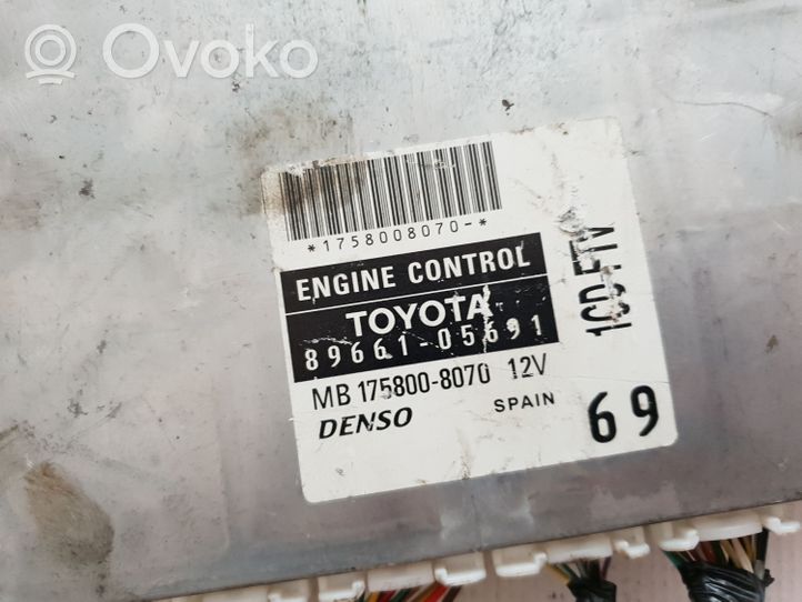 Toyota Avensis T250 Variklio valdymo blokas 8966105691