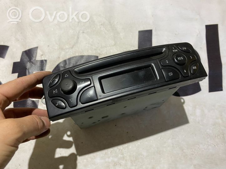 Mercedes-Benz C W203 Unité principale radio / CD / DVD / GPS A2038201786