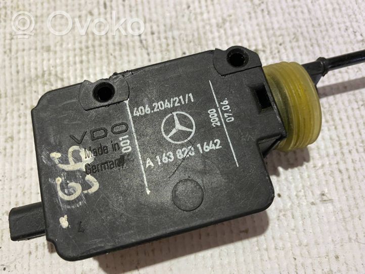 Mercedes-Benz ML W163 Motorino del tappo del serbatoio del carburante a1638201642