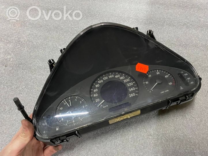 Mercedes-Benz E W211 Tachimetro (quadro strumenti) A2115400411