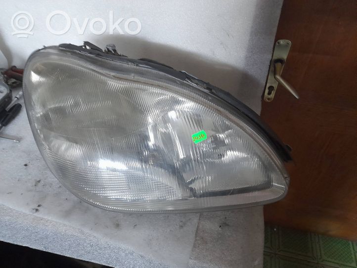 Mercedes-Benz S W220 Lampa przednia a0301153672