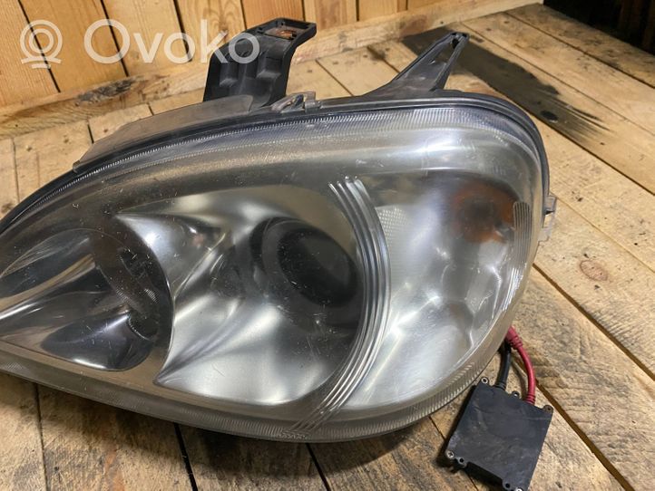 Mercedes-Benz ML W163 Lampa przednia 22315500