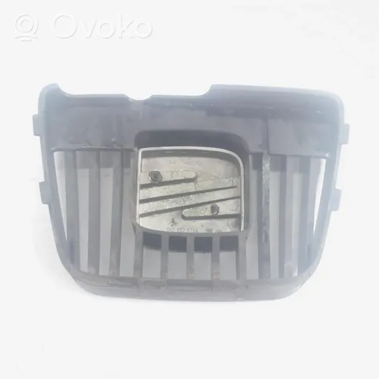 Seat Cordoba (6K) Atrapa chłodnicy / Grill 6K0853654