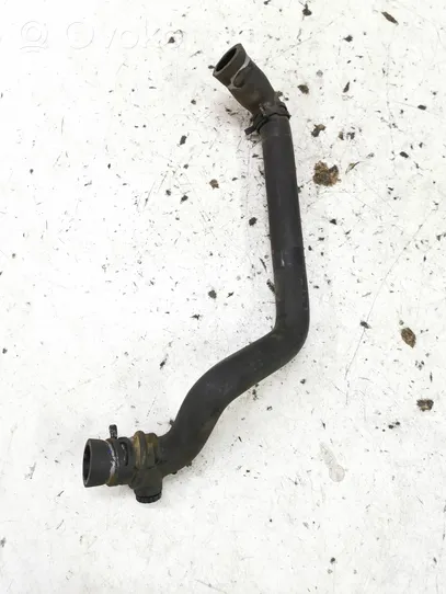 Volkswagen PASSAT B8 Coolant pipe/hose 