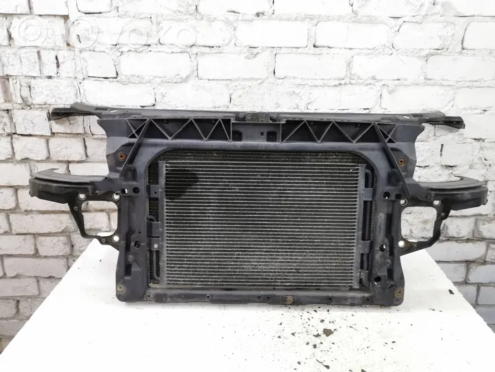 Audi TT Mk1 Support de radiateur sur cadre face avant 8N0805594