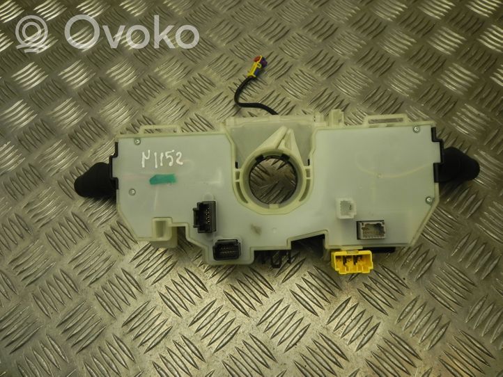 Renault Zoe Leva/interruttore dell’indicatore di direzione e tergicristallo 255673247R