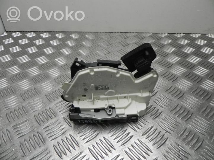 Volkswagen Golf Sportsvan Rear door lock 5K4839015C