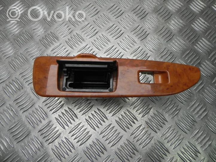 Toyota Land Cruiser (J100) Konsola środkowa / Radio / GPS 7427260061