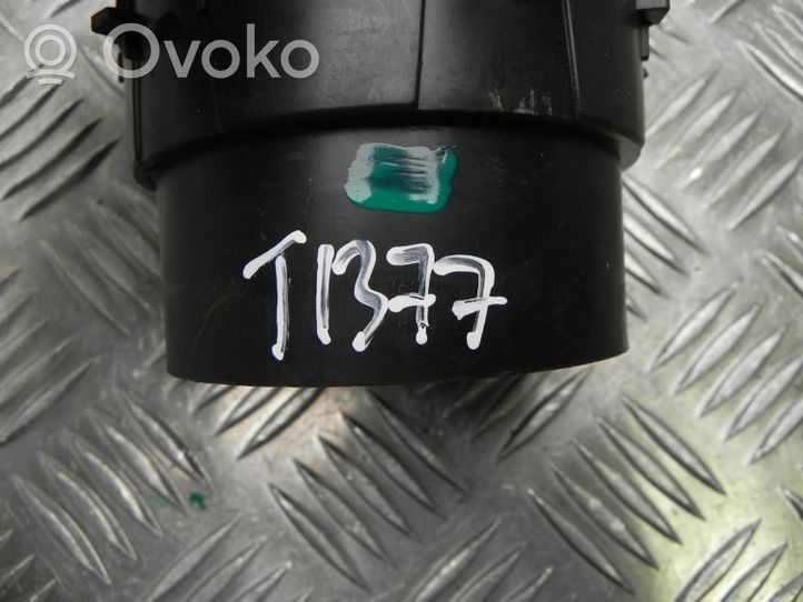 Toyota RAV 4 (XA30) Oro grotelės gale 5556862140