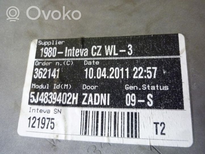 Skoda Fabia Mk2 (5J) Elektryczny podnośnik szyby drzwi tylnych 5J4839402H