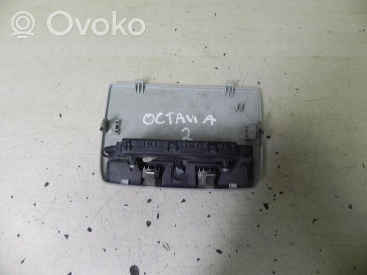 Skoda Octavia Mk2 (1Z) Liikehälyttimen anturi 1Z0877829B
