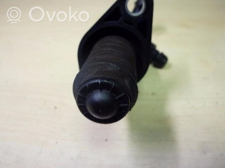 Volkswagen Golf VII Clutch master cylinder 5Q0721261C