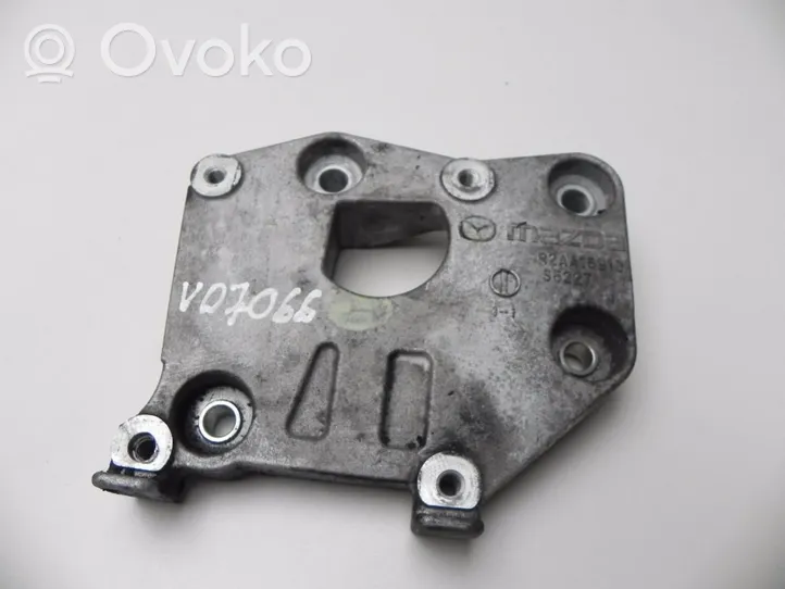 Mazda 3 II Support, suspension du moteur R2AA15810