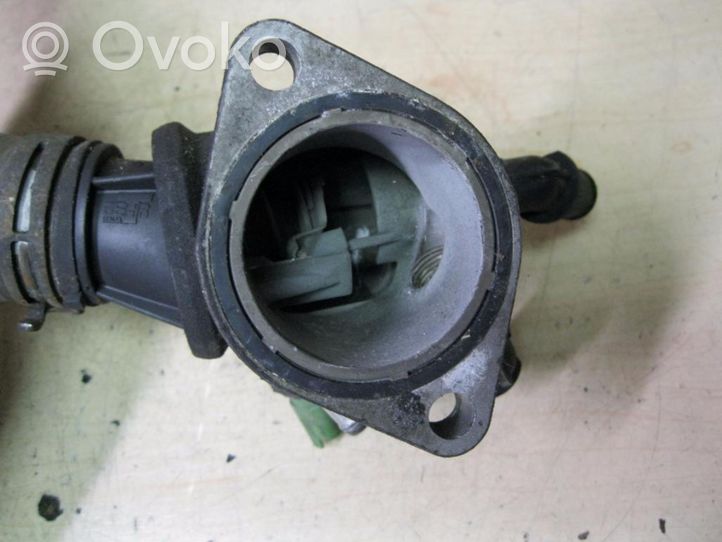 Opel Zafira B Boîtier de thermostat 