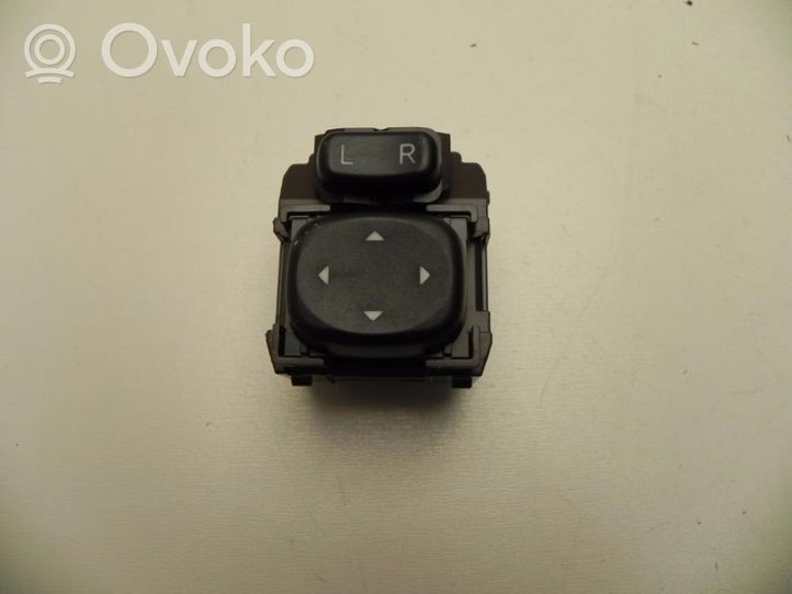 Toyota Avensis T250 Interruttore di controllo dell’alzacristalli elettrico 183647