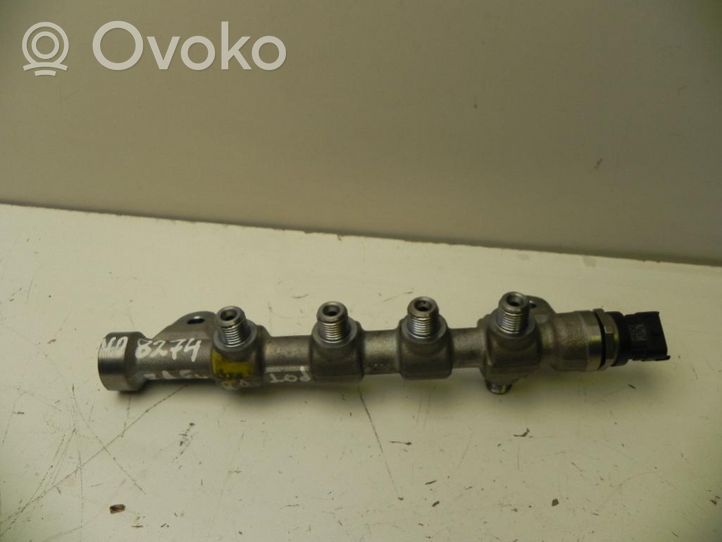 Opel Zafira C Fuel distributor 55576177