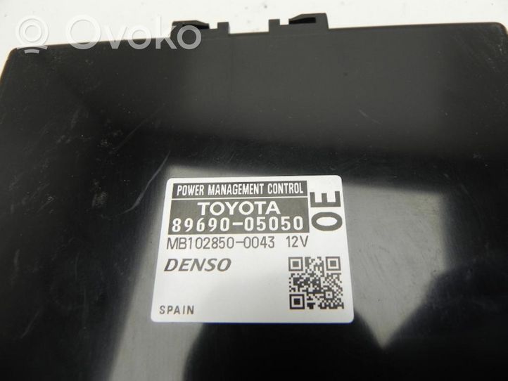 Toyota Avensis T270 Jännitteenmuunnin/muuntimen moduuli 8969005050
