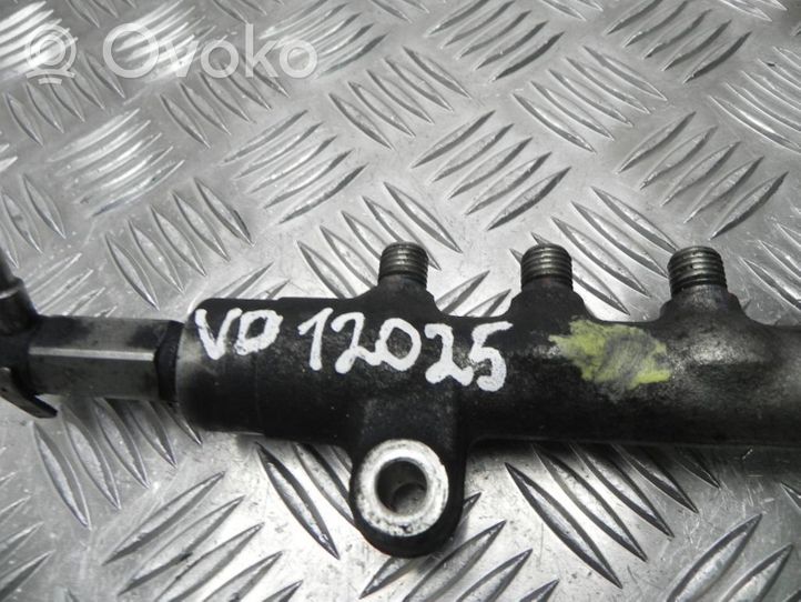 Subaru Legacy Distributeur de carburant 01M11042