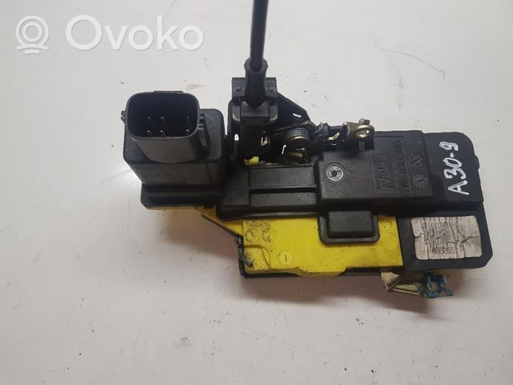 Volvo S60 Loading door lock 8650552