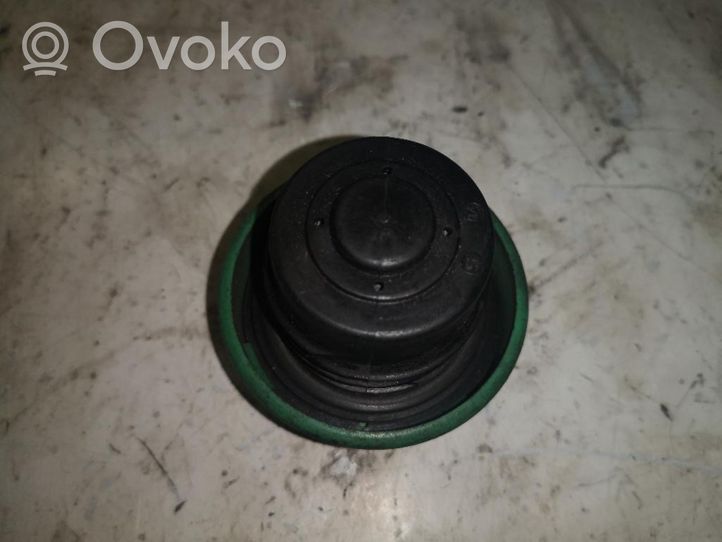 Volvo V40 Tappo del serbatoio del carburante 813542