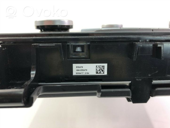 Renault Megane IV Panel klimatyzacji 681833236R