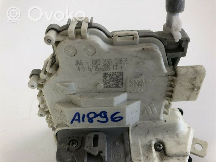 Audi A1 Loading door lock 8X0839016E