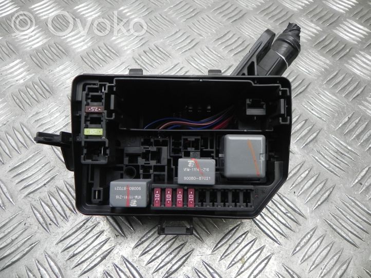 Toyota Yaris Skrzynka bezpieczników / Komplet 826620D320