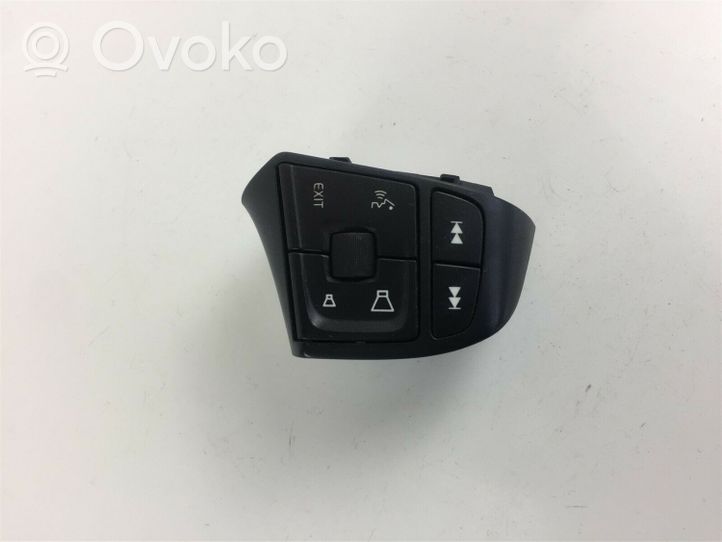 Volvo V40 Ohjauspyörän painikkeet/kytkimet 31334463